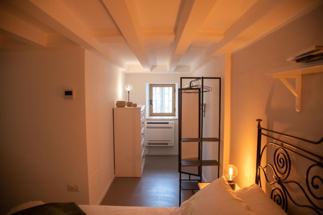 Casa Sant'Orsola - Appartamento Nella Citta Antica モルフェッタ エクステリア 写真