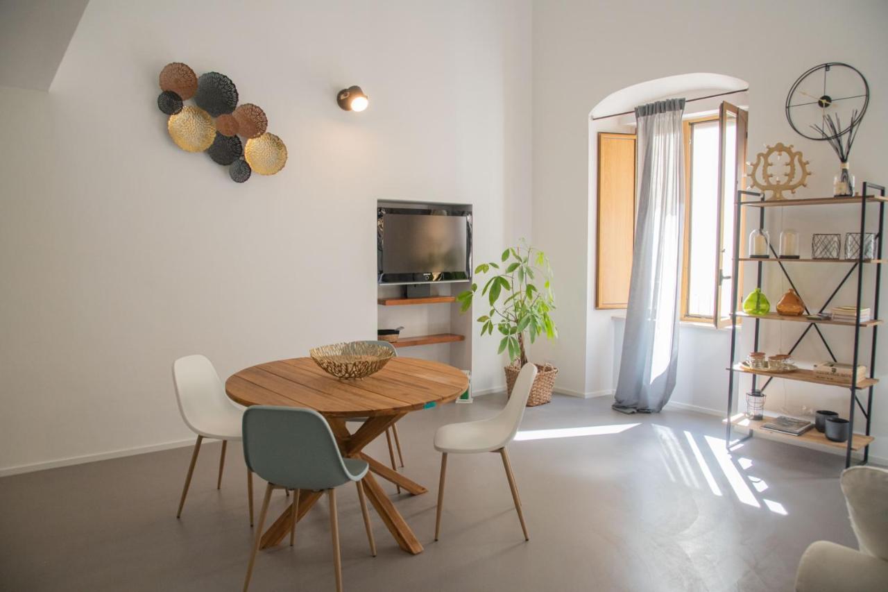 Casa Sant'Orsola - Appartamento Nella Citta Antica モルフェッタ エクステリア 写真